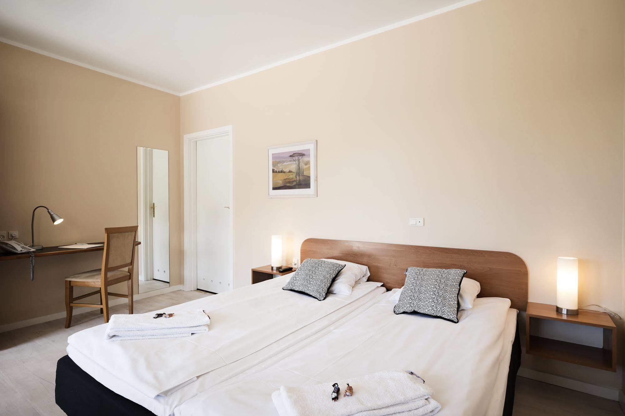 Hotel Sleep2Night Helsingor Bagian luar foto