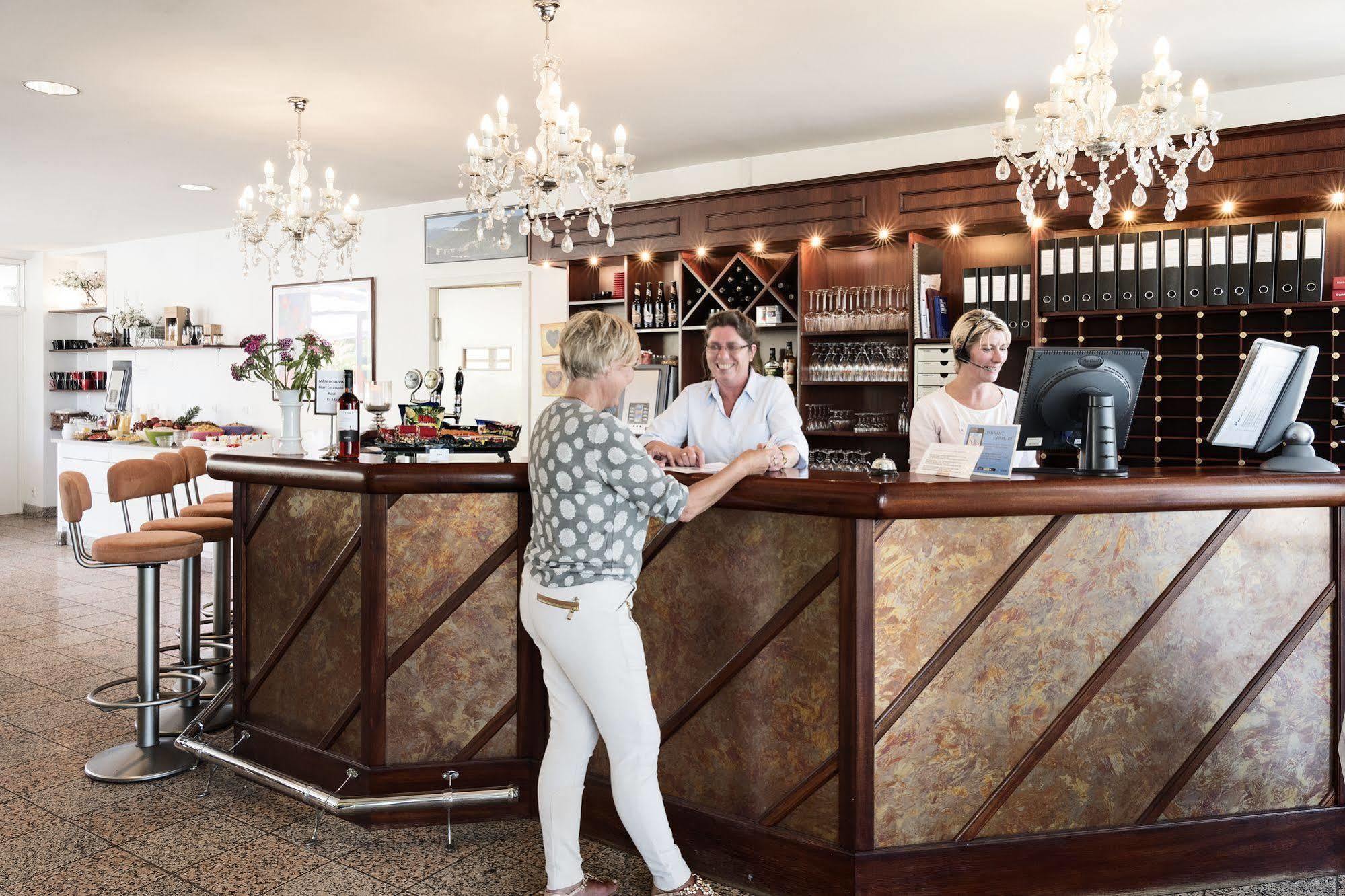 Hotel Sleep2Night Helsingor Bagian luar foto
